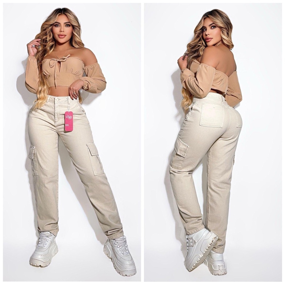 Cream Cargo Leg Jeans with Relaxed Fit